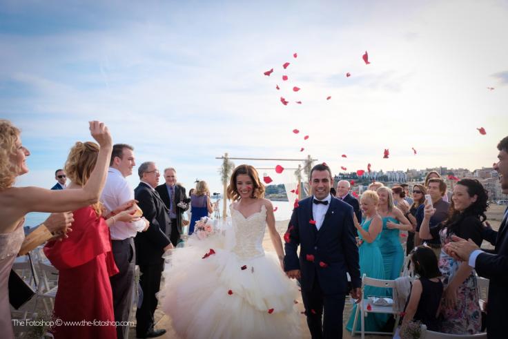 Mimi, Paulo Y La Boda Perfecta Junto Al Mar